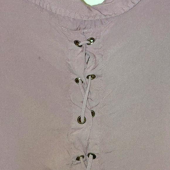 Lace up back button down shirt - Picture 4 of 5